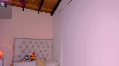 Mariana Roe online show from 01/20/25, 03:59