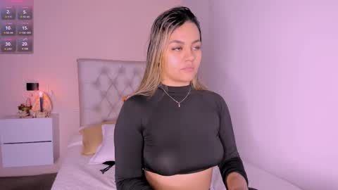 Mariana Roe online show from 02/26/25, 03:32