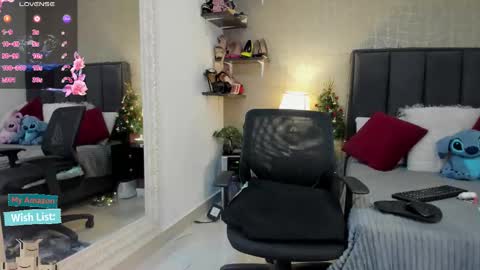 Mar y online show from 12/03/25, 03:10