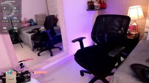 Snapshot of mariana_c chatting on 04/25/26, 02:14 Mar y online show from 04/25/26, 02:14