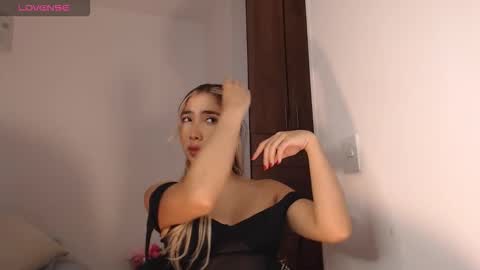 Mariana online show from 01/13/26, 03:50