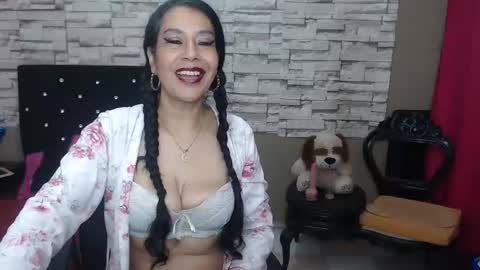 mariana_night online show from 11/18/25, 04:50