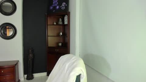 Snapshot of mariana_owen chatting on 12/11/24, 11:00    online show from 12/11/24, 11:00