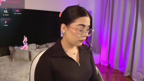 Snapshot of mariana_owen chatting on 05/30/26, 12:02 online show from 05/30/26, 12:02