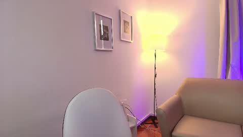 Snapshot of mariana_owen chatting on 07/02/26, 12:44 online show from 07/02/26, 12:44
