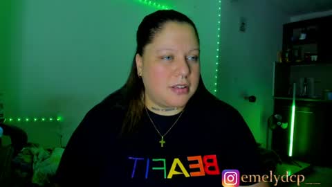 Snapshot of mariana_spellman chatting on 06/15/26, 04:15 Emely online show from 06/15/26, 04:15