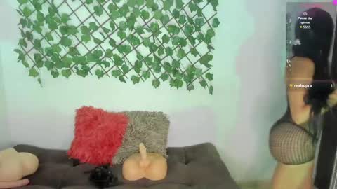 Snapshot of mariana_vidal chatting on 05/12/26, 02:25 mariana vidal online show from 05/12/26, 02:25