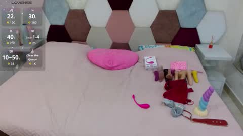 mariana online show from 12/18/25, 05:52