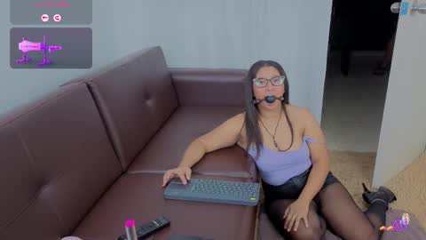 Snapshot of marianaluquez chatting on 09/16/25, 01:50 Mariana  online show from 09/16/25, 01:50