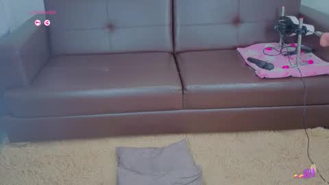 Snapshot of marianaluquez chatting on 10/25/25, 03:03 Mariana  online show from 10/25/25, 03:03