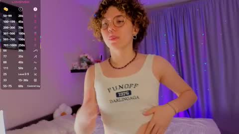 Mariana online show from 11/27/25, 06:32