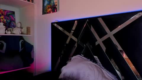 Snapshot of marianawlls chatting on 05/11/26, 01:06 mariana williams online show from 05/11/26, 01:06