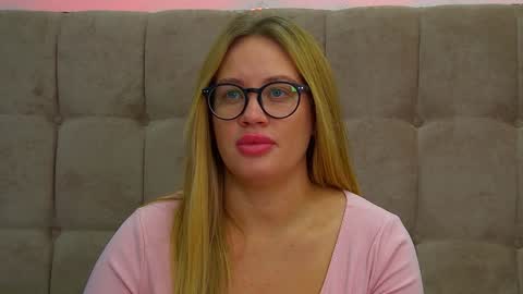 Maria online show from 02/04/25, 01:06