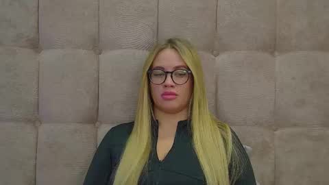 Maria online show from 03/01/25, 12:39