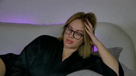 Maria online show from 09/25/25, 07:23