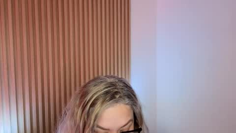 Marian Love  online show from 11/20/25, 10:37