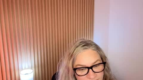 Marian Love  online show from 11/27/25, 10:39