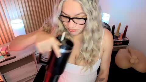 Marian Love  online show from 04/13/26, 10:21