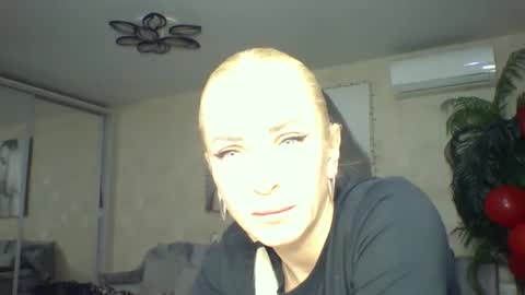 marianna1977 online show from 02/22/25, 08:31
