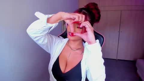 M A R I A N E online show from 11/10/25, 02:49