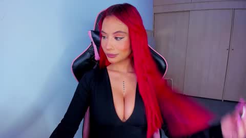 M A R I A N E online show from 11/17/25, 11:38