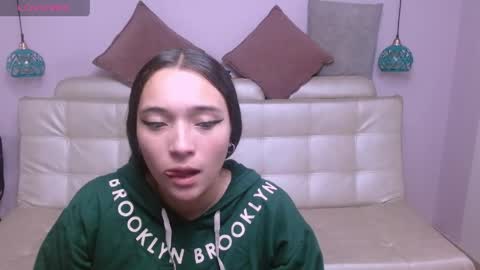 Snapshot of marianne_cam chatting on 04/29/26, 03:27 marianne_cam online show from 04/29/26, 03:27