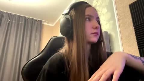 Aria online show from 12/01/25, 09:03