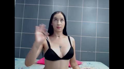 Snapshot of marianngell chatting on 10/29/25, 09:49 Mariangel online show from 10/29/25, 09:49