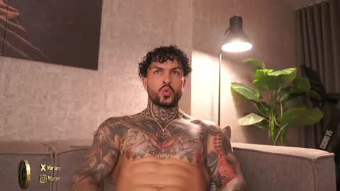Snapshot of mariano_costa chatting on 06/19/26, 01:43 Mariano Costa online show from 06/19/26, 01:43