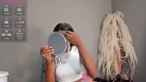 marianrosse online show from 11/15/25, 04:21