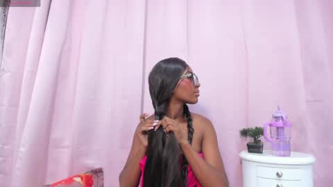 Snapshot of marianrosse chatting on 05/20/26, 01:12 marianrosse online show from 05/20/26, 01:12
