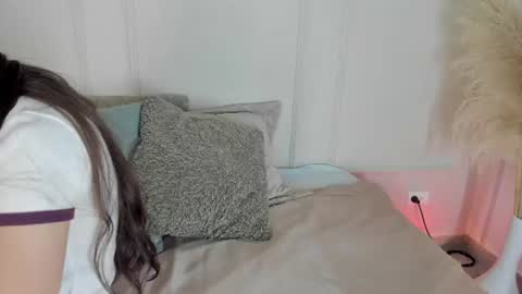 Snapshot of mariapettit chatting on 06/25/26, 02:22 Maria Pettit online show from 06/25/26, 02:22