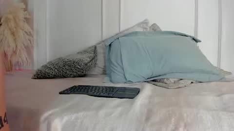 Snapshot of mariapettit chatting on 07/08/26, 03:00 Maria Pettit online show from 07/08/26, 03:00