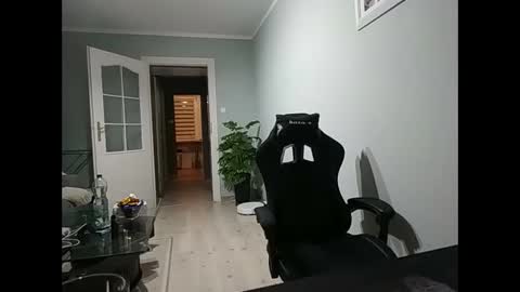 Snapshot of maribor5879 chatting on 02/05/25, 06:15 maribor5879 online show from 02/05/25, 06:15