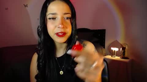 Nicolle online show from 12/17/24, 04:12