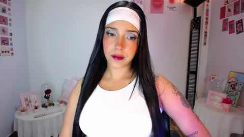Snapshot of marie_daved chatting on 06/30/26, 01:28 Nicolle online show from 06/30/26, 01:28
