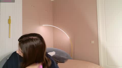 Snapshot of marie_diaze chatting on 05/10/26, 05:01 Marie LEAVE YOUR WITH ME online show from 05/10/26, 05:01