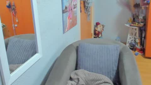 Snapshot of marie_marie03 chatting on 01/04/25, 12:05 Marie   online show from 01/04/25, 12:05