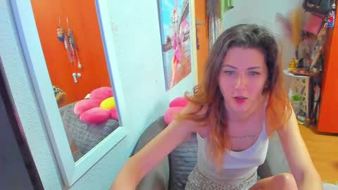 Snapshot of marie_marie03 chatting on 03/12/25, 08:19 Marie   online show from 03/12/25, 08:19