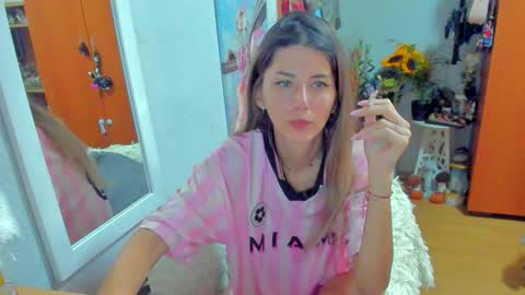 Snapshot of marie_marie03 chatting on 09/18/25, 05:53 Marie   online show from 09/18/25, 05:53