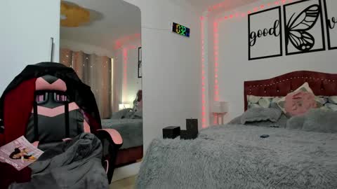 marie online show from 03/12/25, 03:29