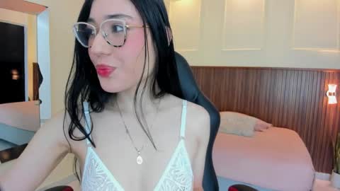 MARIE  online show from 04/17/26, 12:30