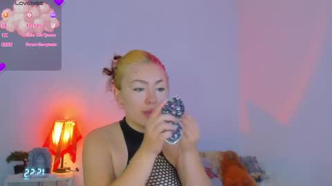 Snapshot of marieetaylor chatting on 05/25/26, 07:31 Mariee online show from 05/25/26, 07:31