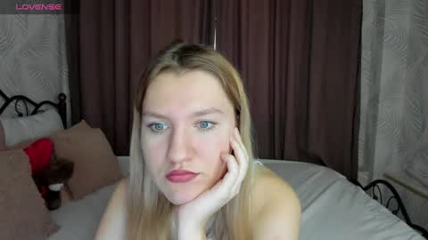 Snapshot of mariel_brown chatting on 12/07/24, 08:44 mariel_brown online show from 12/07/24, 08:44
