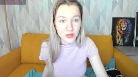 Snapshot of mariel_brown chatting on 01/03/25, 04:44 mariel_brown online show from 01/03/25, 04:44