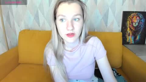 Snapshot of mariel_brown chatting on 01/03/25, 10:52 mariel_brown online show from 01/03/25, 10:52