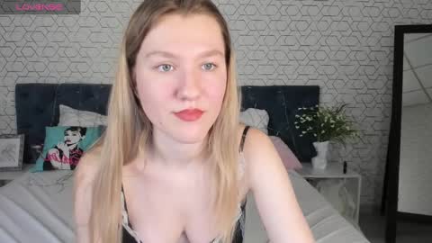 Snapshot of mariel_brown chatting on 01/14/25, 06:17 mariel_brown online show from 01/14/25, 06:17