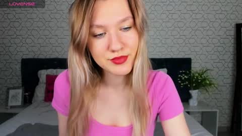 Snapshot of mariel_brown chatting on 01/18/25, 03:16 mariel_brown online show from 01/18/25, 03:16
