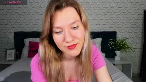 Snapshot of mariel_brown chatting on 01/18/25, 06:21 mariel_brown online show from 01/18/25, 06:21