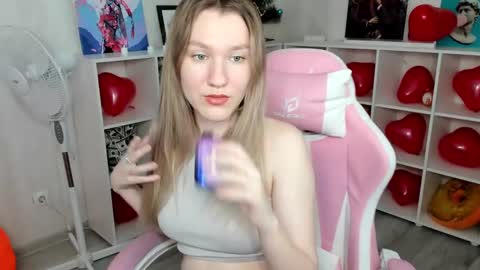 Snapshot of mariel_brown chatting on 02/12/25, 07:55 mariel_brown online show from 02/12/25, 07:55